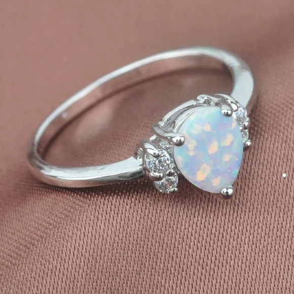 Sterling Silver Opal Ring - Picture 3 of 6
